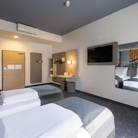 B&B Hotel Schweinfurt-City Экстерьер фото