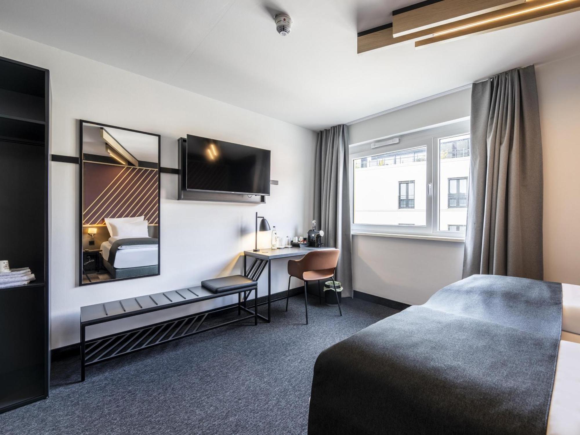 B&B Hotel Schweinfurt-City Экстерьер фото