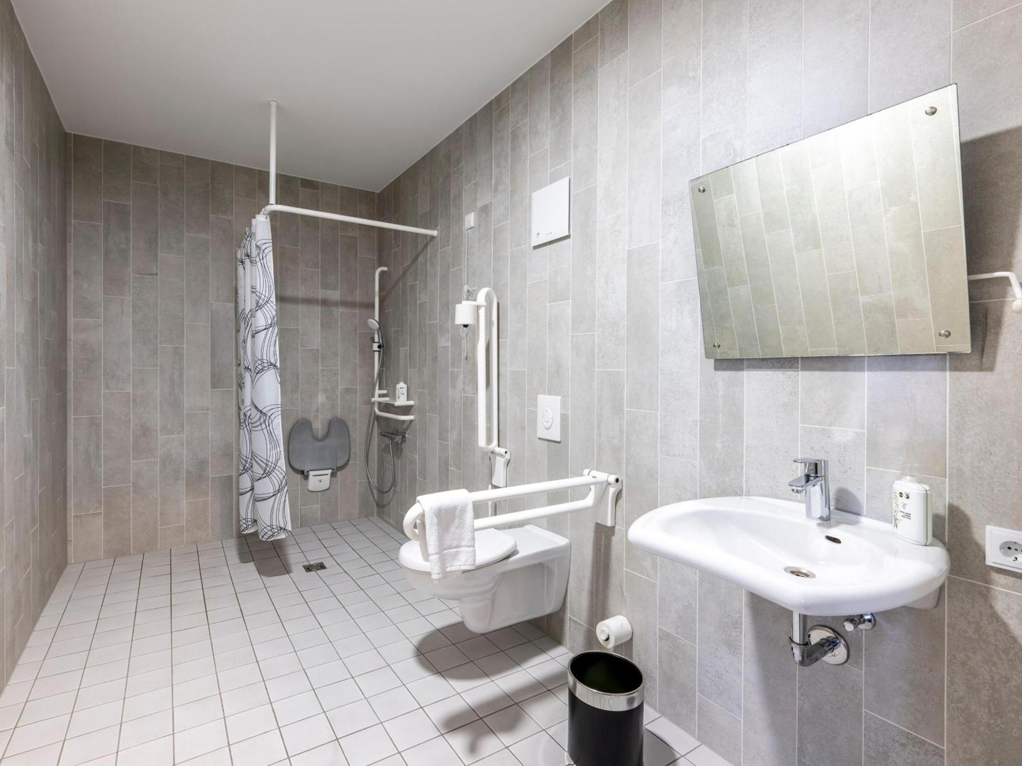 B&B Hotel Schweinfurt-City Экстерьер фото