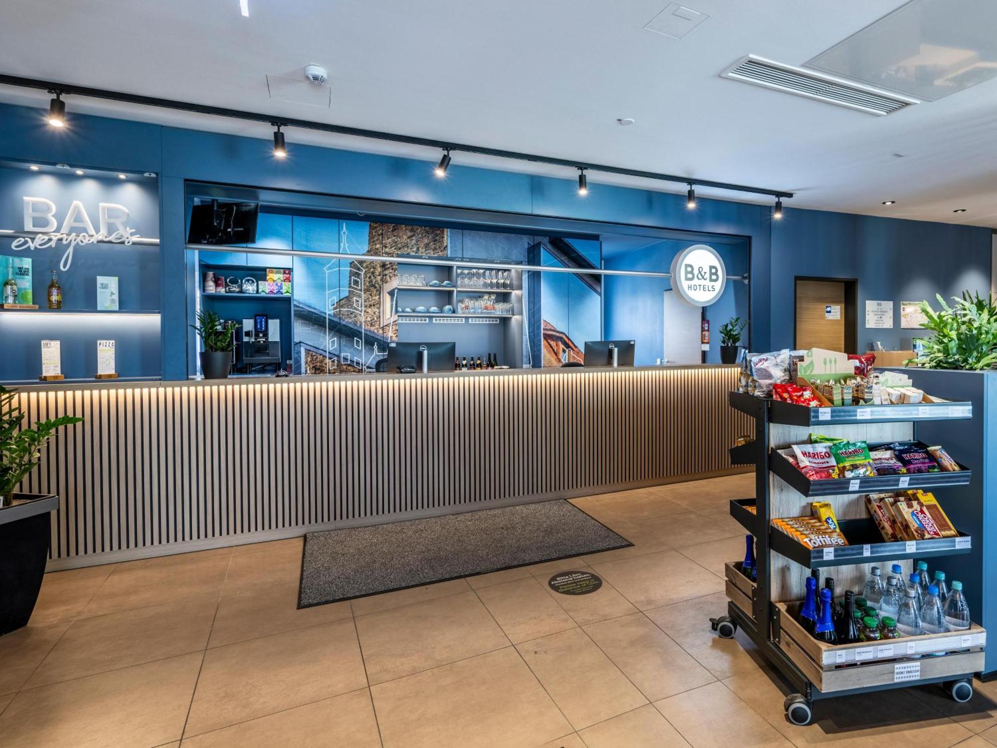 B&B Hotel Schweinfurt-City Экстерьер фото